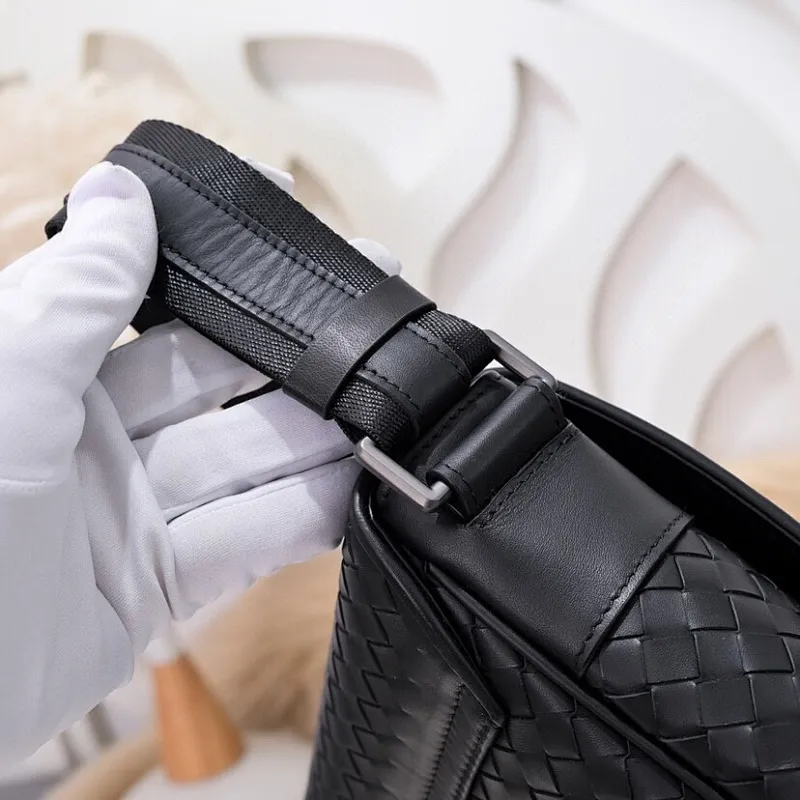 All categories 💚 Top version men’s bags 💚 BV 2024 new BV crossbody bag